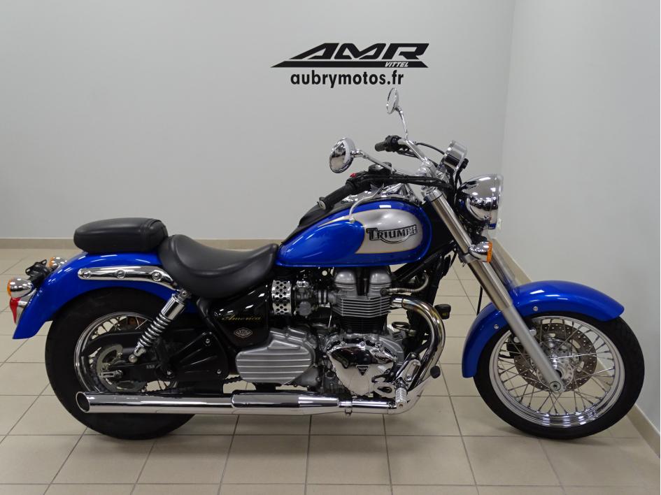 TRIUMPH BONNEVILLE AMERICA 800