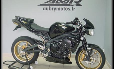 TRIUMPH STREET TRIPLE R – AMR